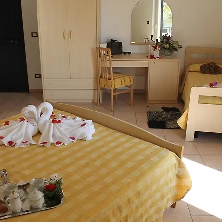 Hotel L'ancora Ex Incoronato Capo Vaticano
